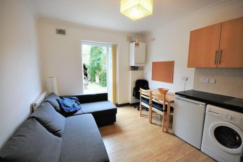 Appartamento With Garden 4 Stop To Holland Park Londra